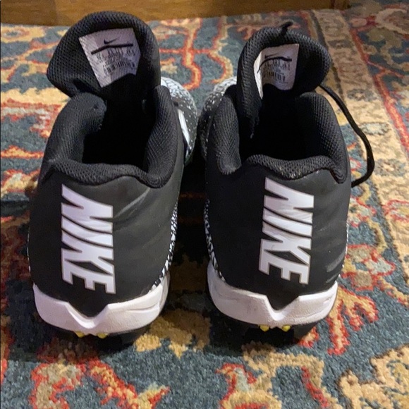 Nike - Picture 4 of 7